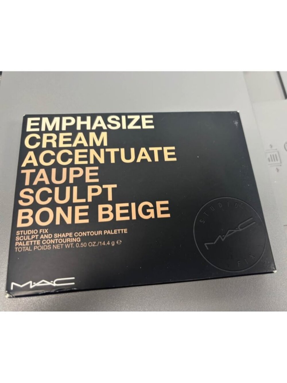 💄 MAC Studio Fix Sculpt & Shape Contour Palette – Light / Medium (Bone Beige)